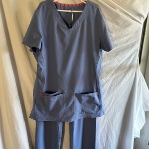Heart soul scrubs size xs top and xst bottom
